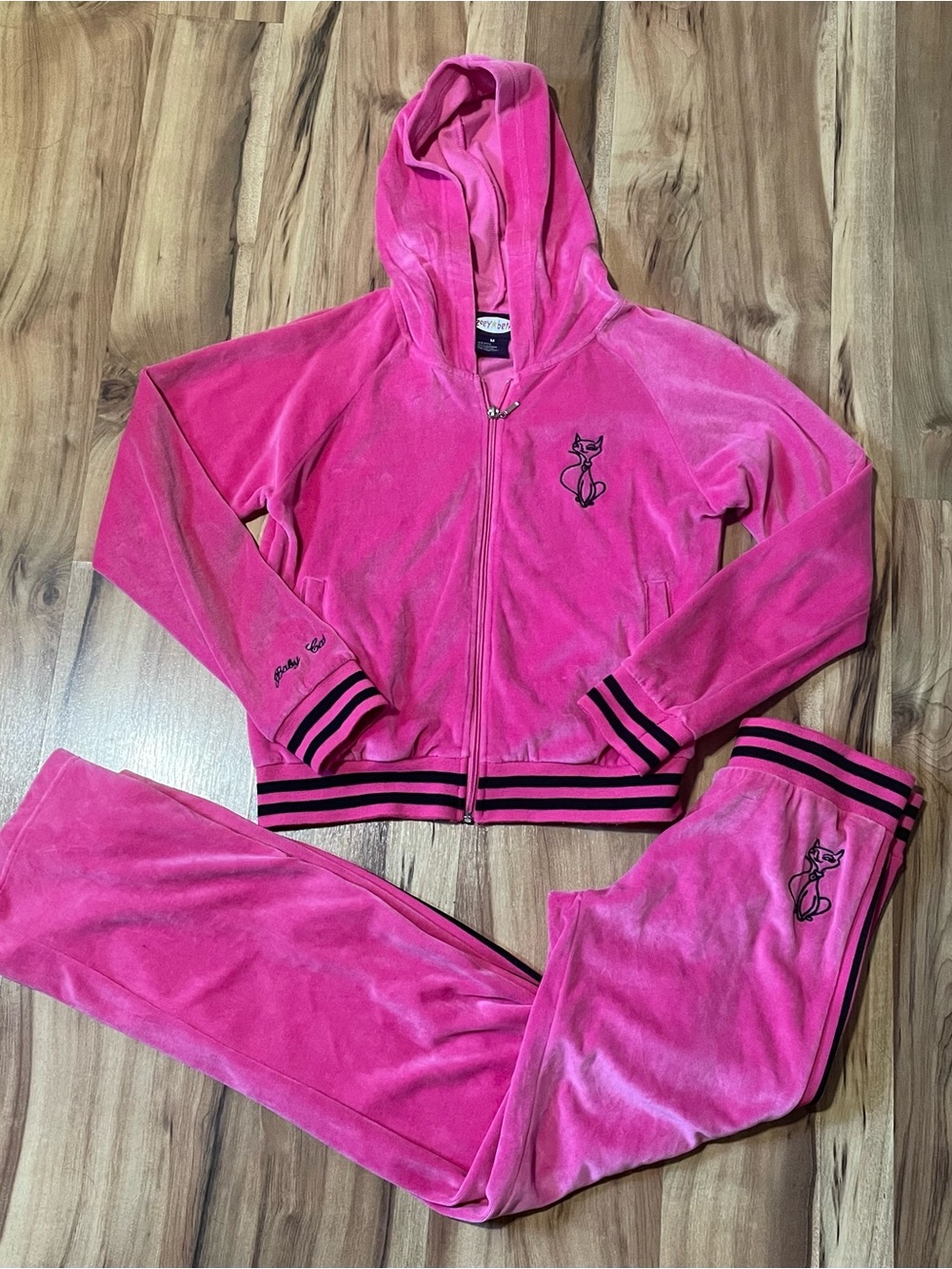 VTG 2000s Zoey Beth Bubblegum Pink Velvet Tracksuit- Varsity Stripe Sz M
